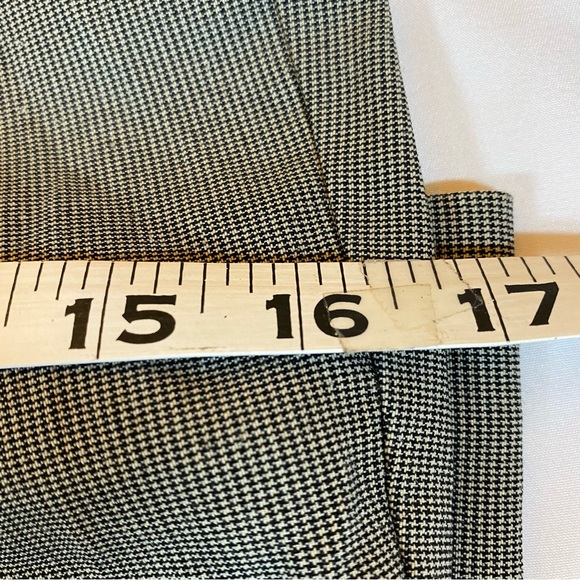 Fine houndstooth straight leg stretch pants by Van Heusen size 2 - Picture 8 of 8